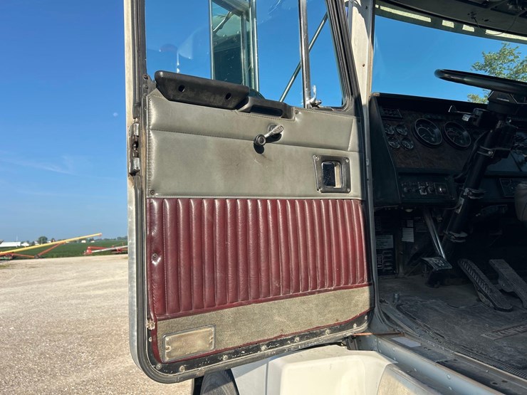 1990-kenworth-t600-image-27