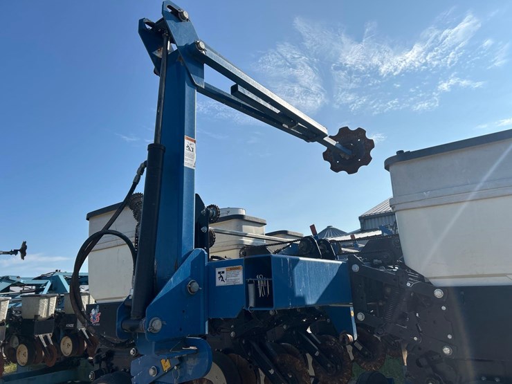 kinze-3500-image-25