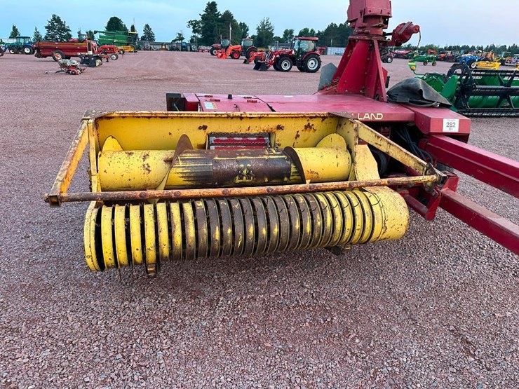 new-holland-790-image-10