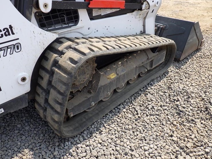 2022-bobcat-t770-image-38