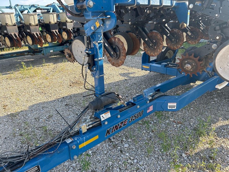 kinze-3500-image-8
