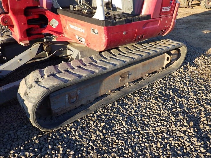 2019-takeuchi-tb260-image-35
