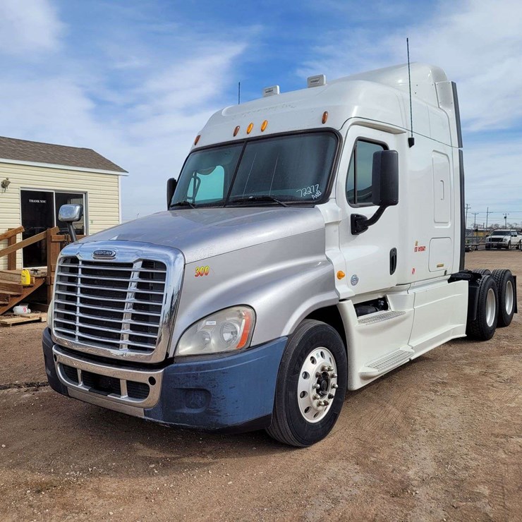 2013 FREIGHTLINER CASCADIA 125