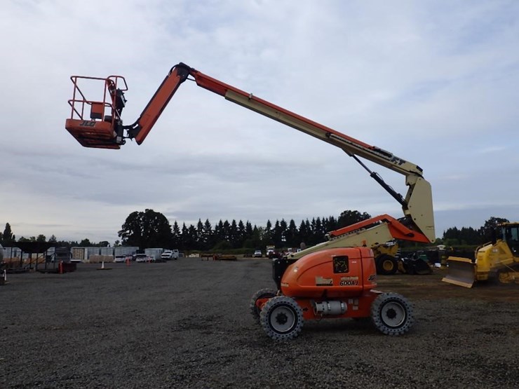 2017-jlg-600ajn-image-6