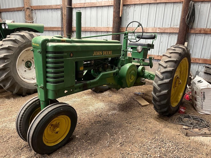 john-deere-b-image-4