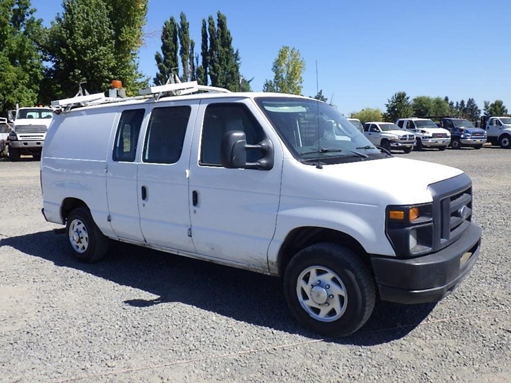 2009-utility-van-image-2