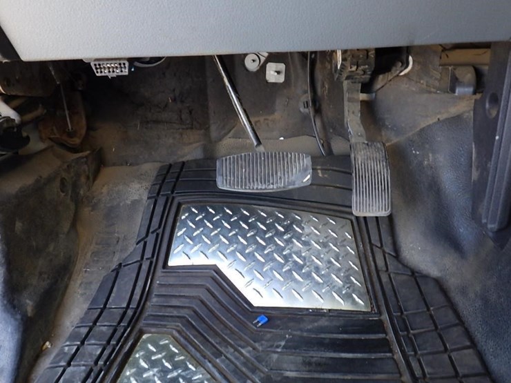 2014-ford-f550-image-28