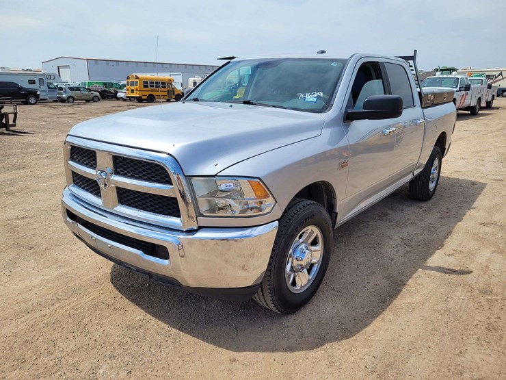 2014-ram-2500-slt-image-1