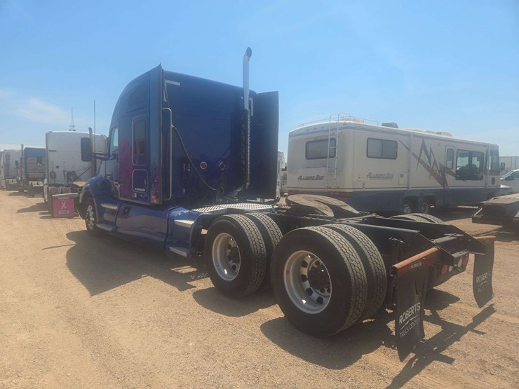 2016-kenworth-t680-image-4