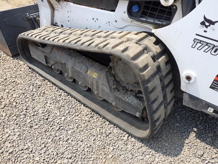 2022-bobcat-t770-image-34