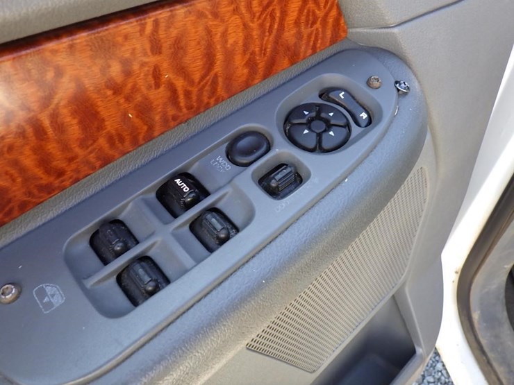 2006-dodge-ram-3500-image-23