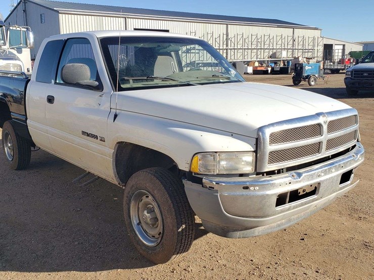 2001-dodge-ram-1500-image-2