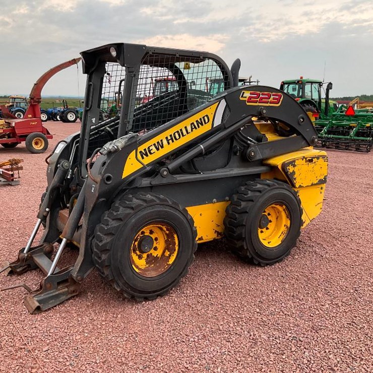 2015 NEW HOLLAND L223