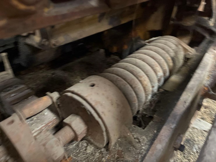 caterpillar-d2-image-26