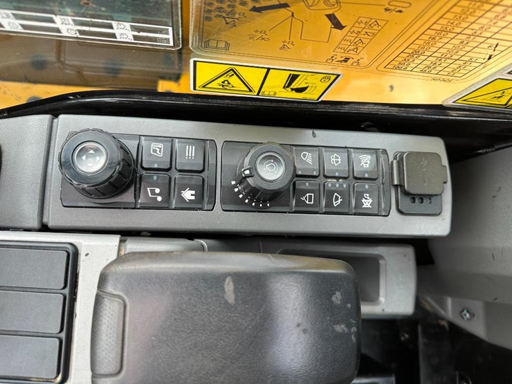 2020-caterpillar-306-cr-image-56