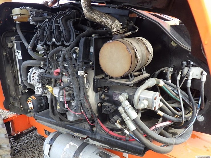 2017-jlg-600ajn-image-24