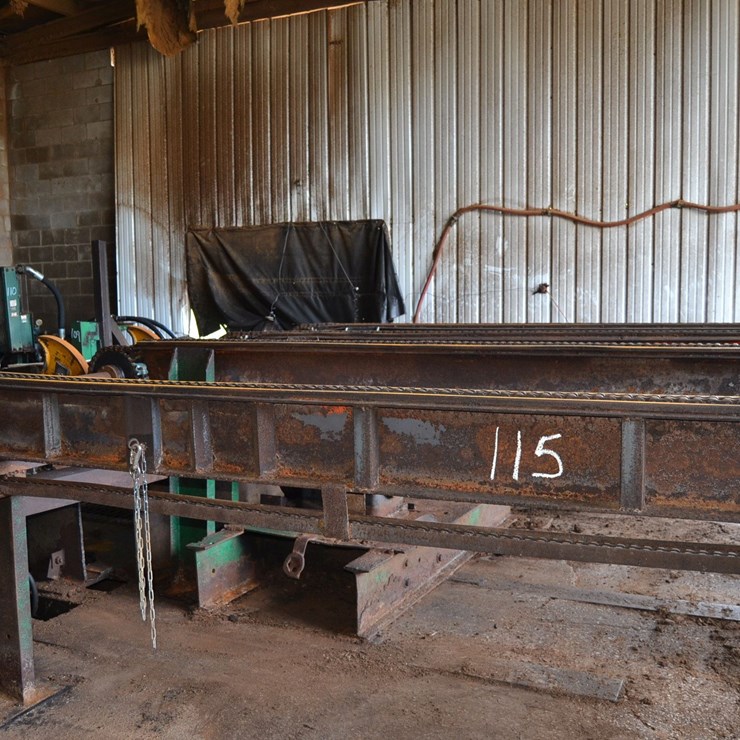 22' 4 STRAND LOG DECK W/ NOSE SKIDS W/ STOP & LOADER W/ DRIVE