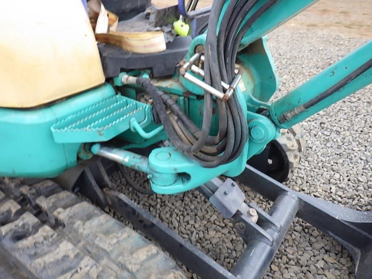komatsu-pc35mr-1-image-14