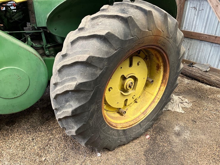 john-deere-830-image-3