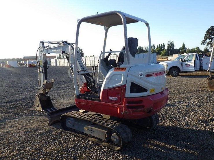 2019-takeuchi-tb230-image-5