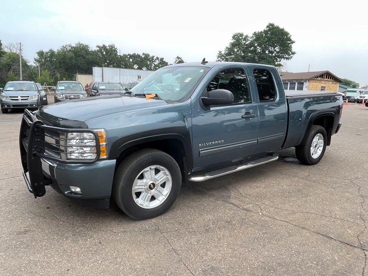 2011-chevrolet-silverado-1500-image-1