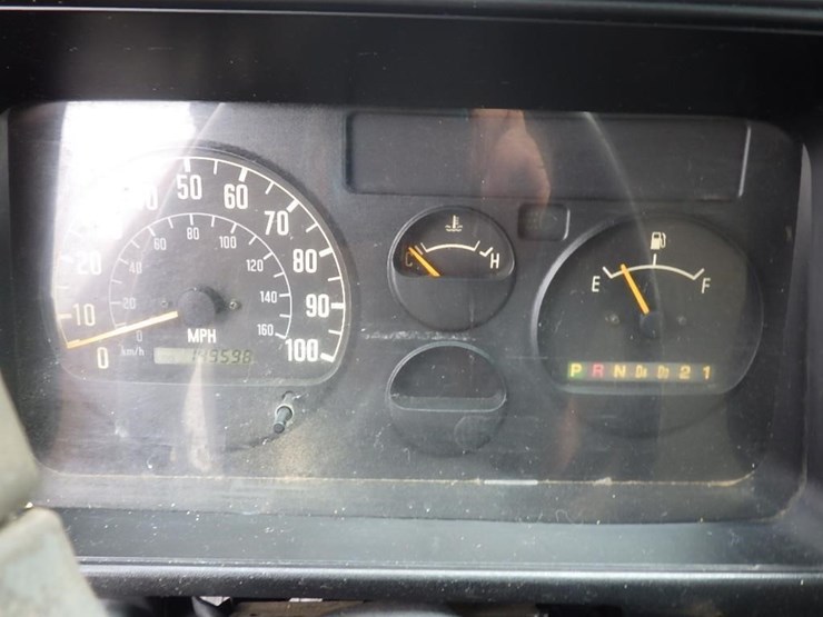 2005-isuzu-npr-image-22
