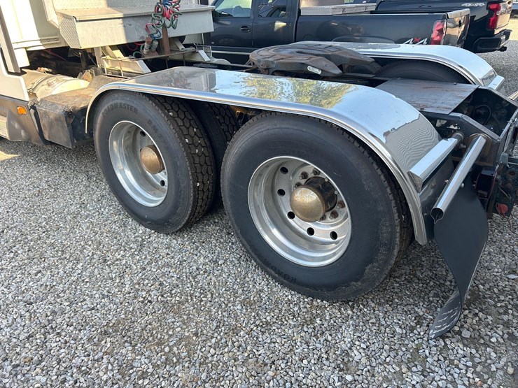 1990-kenworth-t600-image-17