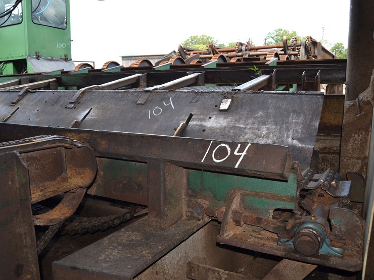 20'-endwise-log-trough-w-cat-track-chain-w/-2-arm-kickers-w/-hydrualic-drive-image-1