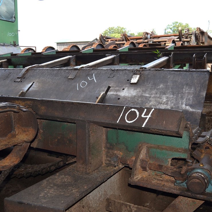20' ENDWISE LOG TROUGH W CAT TRACK CHAIN W/ 2 ARM KICKERS W/ HYDRUALIC DRIVE
