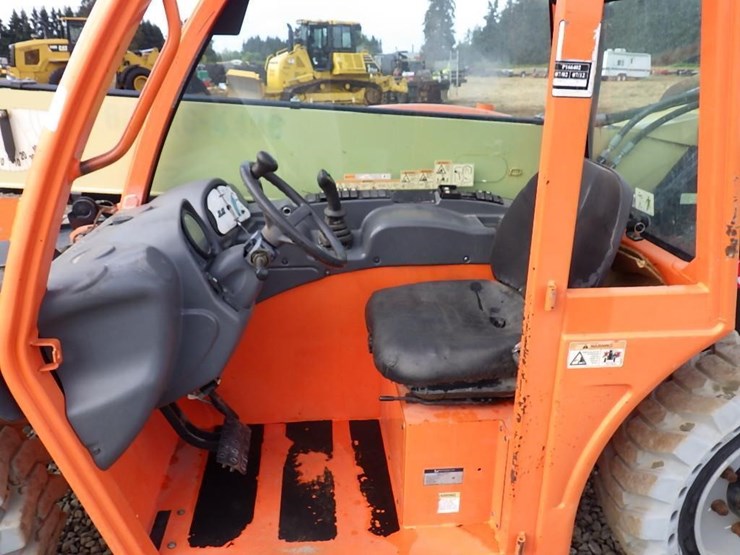2017-jlg-g5-18a-image-19