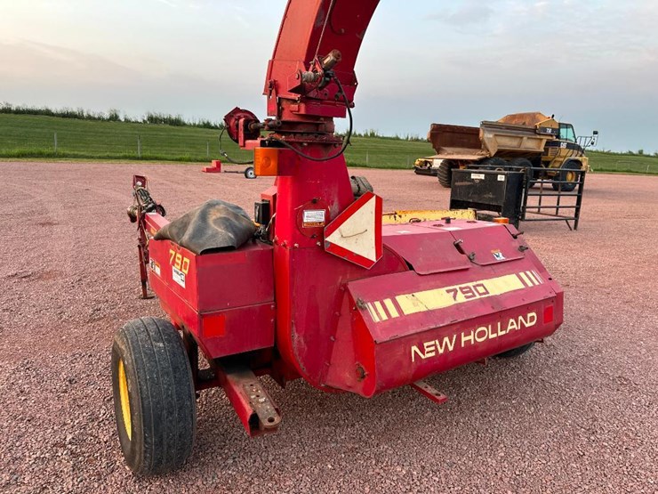 new-holland-790-image-19