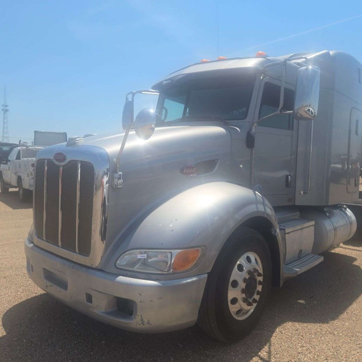 2013 PETERBILT 384