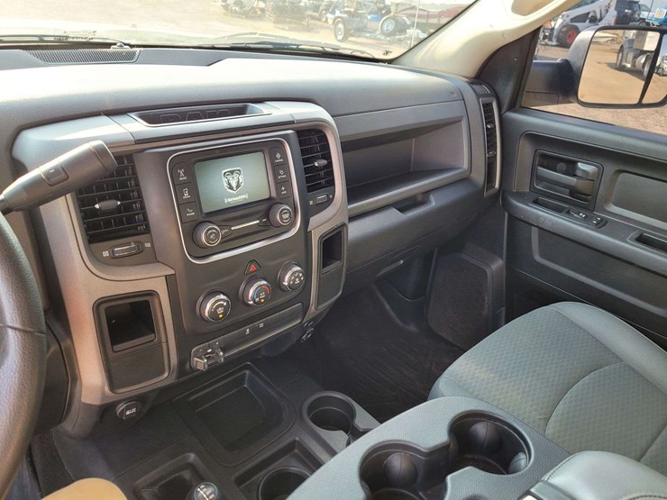 2016-ram-2500-tradesman-image-10