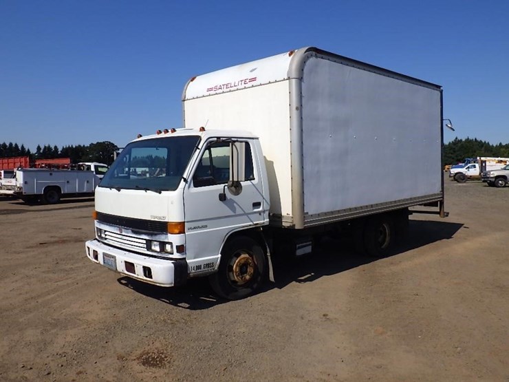 1990-isuzu-npr-image-1