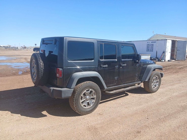 2013-jeep-wrangler-unlimited-rubicon-image-3