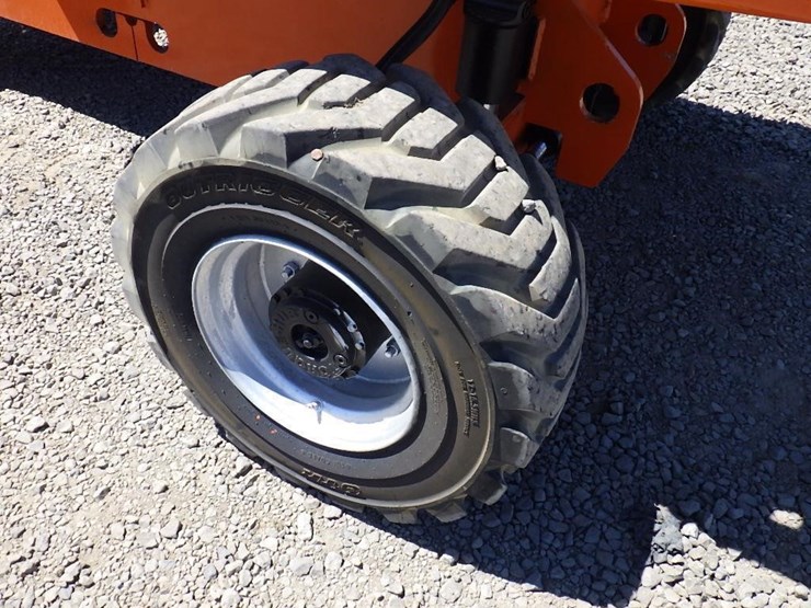2009-jlg-400s-image-29