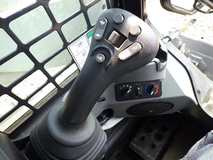 2022-bobcat-t770-image-20