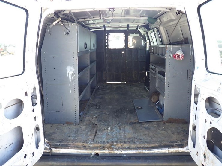 2009-utility-van-image-7