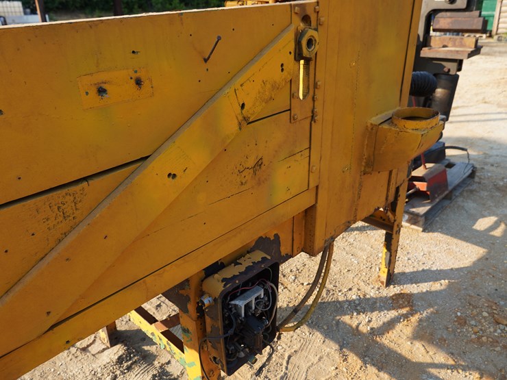 #173-•-dewalt-cut-off-saw-image-7