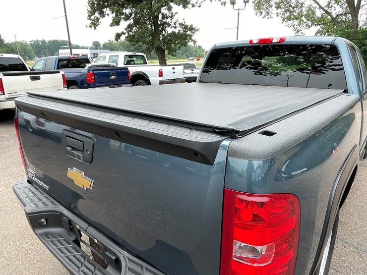 2011-chevrolet-silverado-1500-image-37