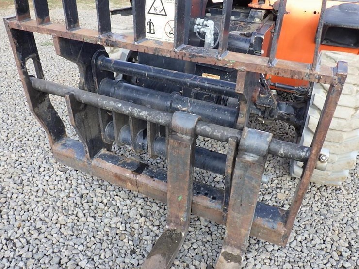 2017-jlg-g5-18a-image-10