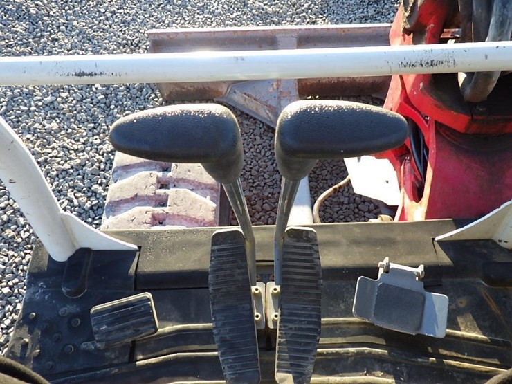 2019-takeuchi-tb260-image-30