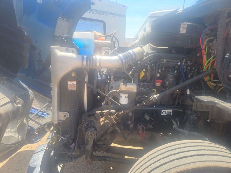 2016-kenworth-t680-image-24