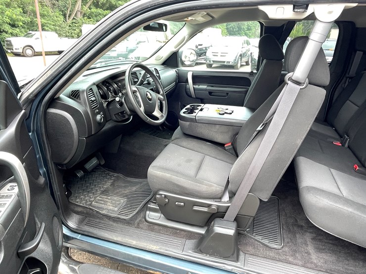 2011-chevrolet-silverado-1500-image-59