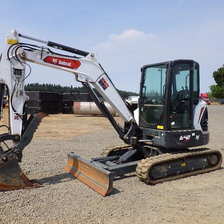 2022 BOBCAT E42