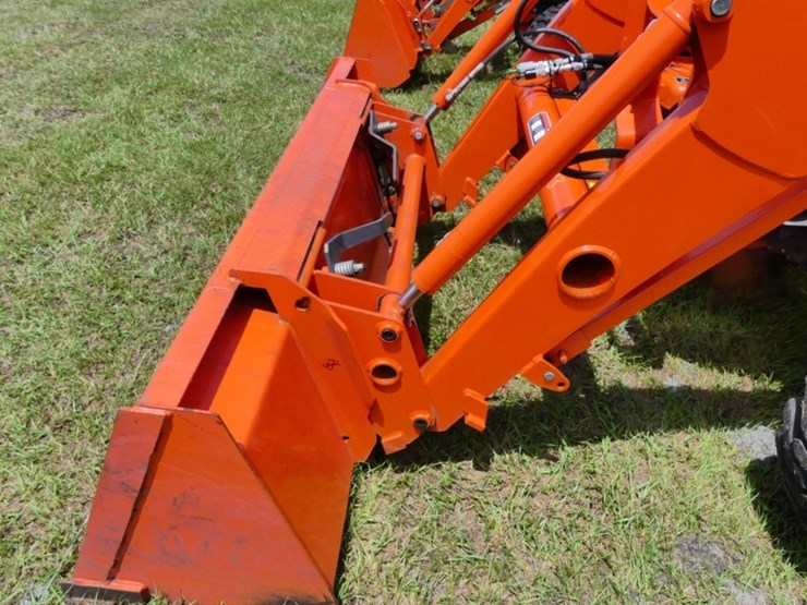 2018-kubota-l4701-image-9