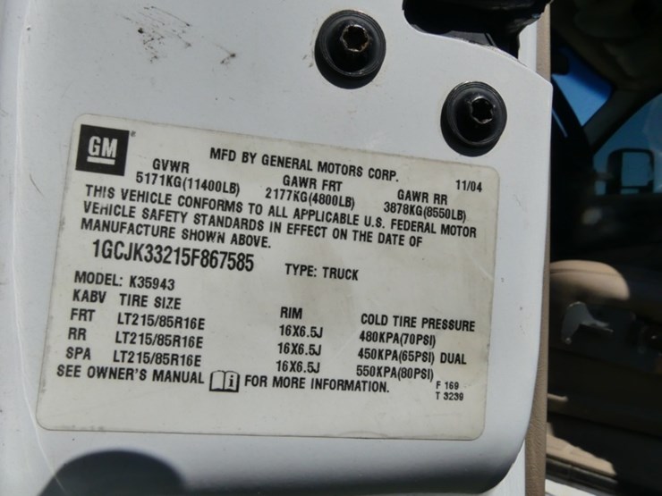 2005-chevrolet-3500-image-17