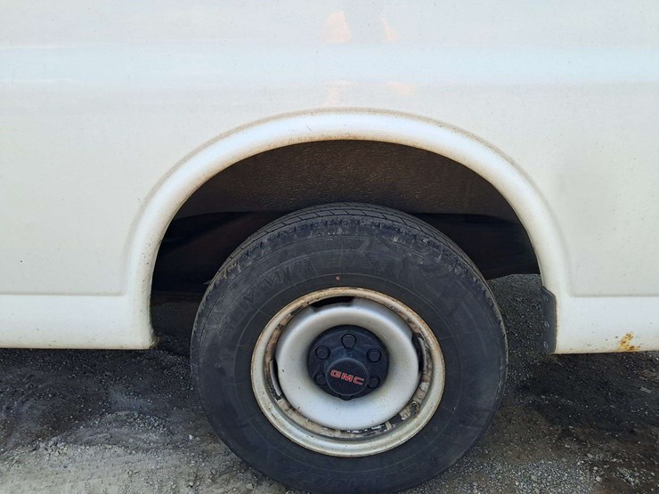 2001-gmc-savana-express-van-image-7