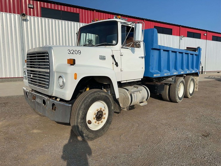 1982-ford-lt9000-image-1