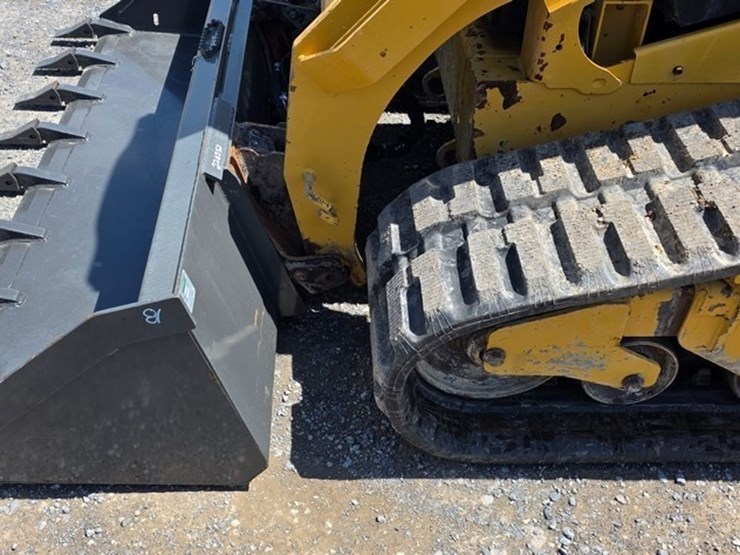 2021-caterpillar-289d3-image-25
